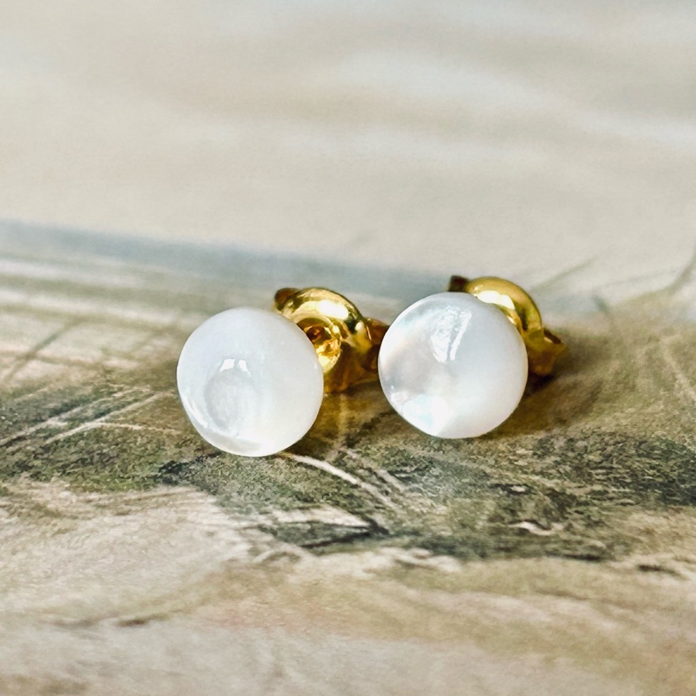 Mother of Pearl Stud Earrings
